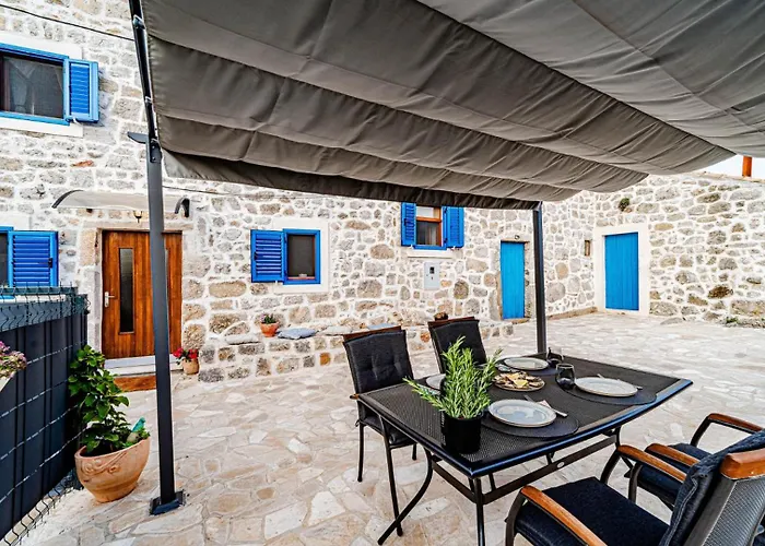 Willa Sorelle By Guide *